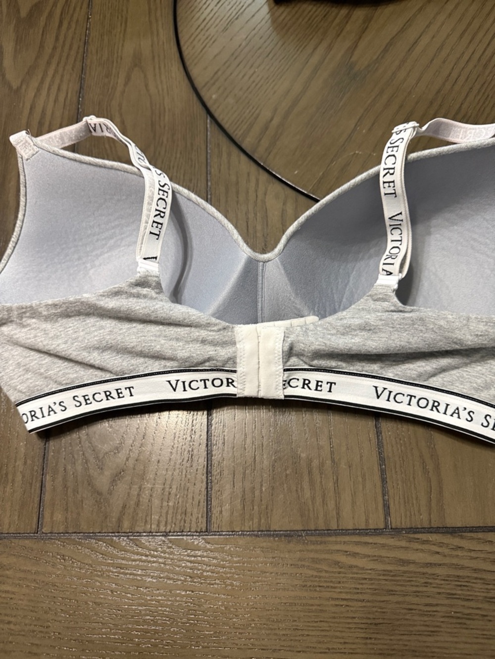 Victoria’s Secret Wireless Bra! Great condition! Size 38D! A steal at $15! - Picture 3 of 3